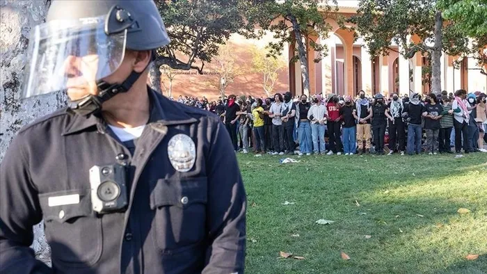 abdde-guney-california-universitesinde-polis-gazze-dayanisma-kampini-dagitti-1714933056278.jpeg ABD'de Gazze direnişi! Polis Güney California Üniversitesi'nde Gazze Dayanışma Kampı'nı dağıttı - 3