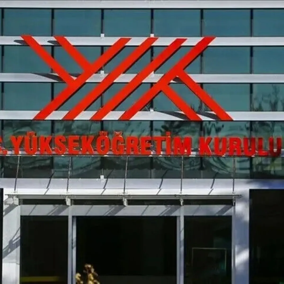YÖK özel öğrencilik hakkını dört il için 2026-27'de bir yıl daha uzattı; Osmaniye'nin dışlanması tepki yarattı