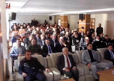 Ezanı güzel okumak için yarıştılar