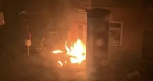 Viyana’da camide korkutan yangın!