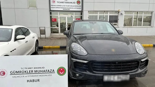 kacak-otomobil-operasyonu-445-milyon-tl-degerinde-49-arac-ele-gecirildi-1707284874726.jpg Kaçak otomobil operasyonu! 445 milyon TL değerinde 49 araç ele geçirildi - 3