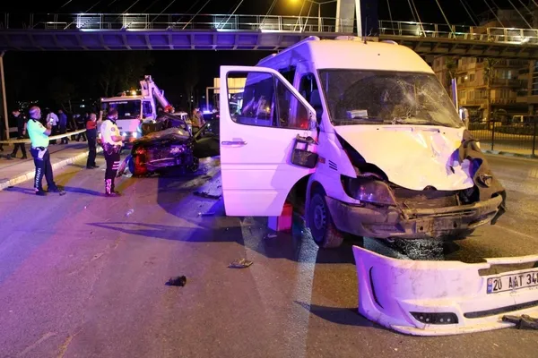Hurda yığınına dönen araçta can pazarı! Denizli'de korkun kaza - 2