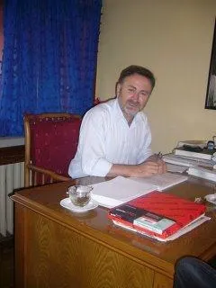 Alaattin Topçu kimdir, nereli? Zümrüt Apartmanı kitabı yayıncısı Alaattin Topçu kaç yaşında? 11