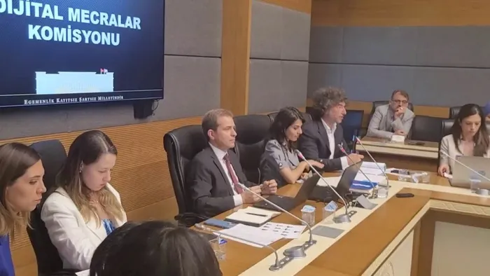 dijital-telif-komisyonundan-googlea-carpici-sorular-kacak-oynamayin-uyarisi-siz-neye-razisiniz-1719313397398.jpeg Dijital Telif Komisyonu'ndan Google'a çarpıcı sorular! "Kaçak oynamayın" uyarısı: Siz neye razısınız? - 9