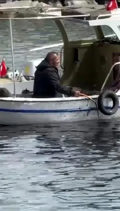 sosyal-medyadaki-yorumlari-okurken-kalp-krizi-gecirdi-balikci-omerin-olumu-1712498174358.jpeg Sosyal medyadaki yorumları okurken kalp krizi geçirdi! Balıkçı Ömer’in ölümü - 3