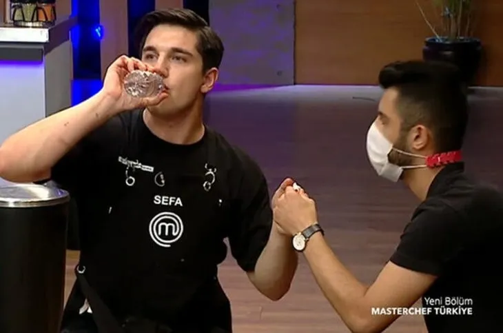 Masterchef’te korkunç kaza! Eleme oyununda elini blendera kaptırdı…