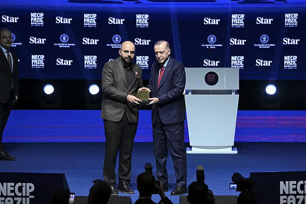 baskan-erdogandan-super-kupa-mesaji-sporun-siyasi-rekabetin-mezesi-haline-getirilmesi-yanlis-1703966731749.jpg Başkan Erdoğan'dan Süper Kupa mesajı: Sporun siyasi rekabetin mezesi haline getirilmesi yanlış