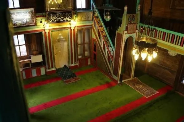 Köylülerin canları gibi koruduğu 500 yıllık çivisiz cami ilgi görüyor - 1