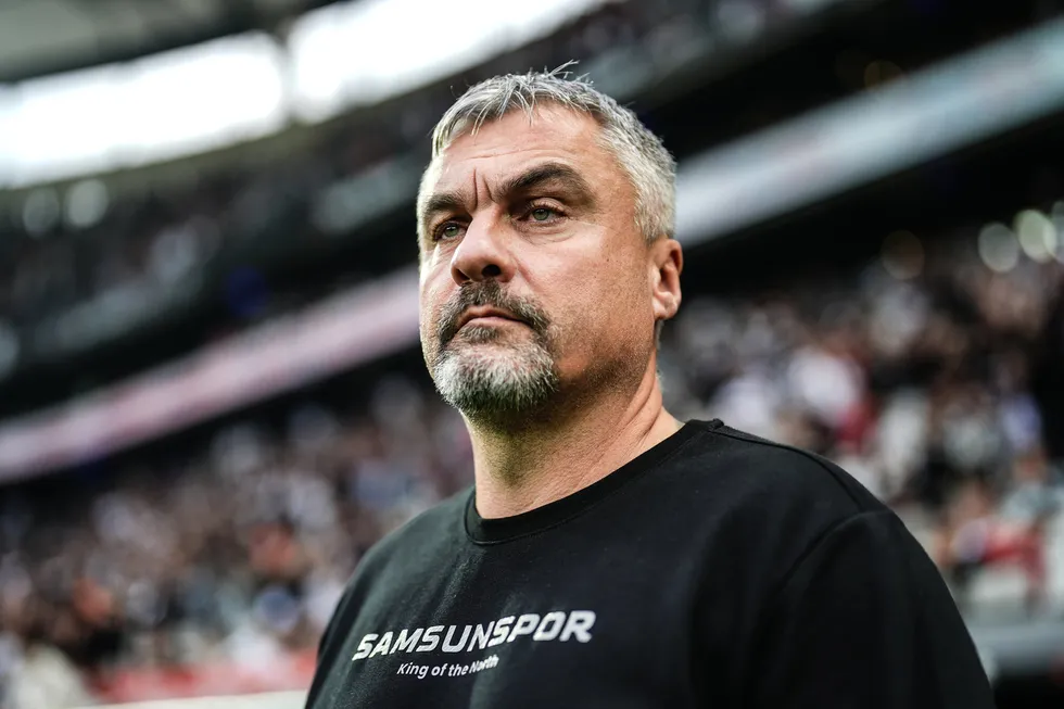 trabzonspor-samsunsporun-eski-hocasi-thomas-reis-ile-temasa-gecti-1789454814478.jpg Trabzonspor, Thomas Reis ile prensip anlaşmasına vardı! Alman teknik adam bu akşam saat 20.00'de Trabzon'da olacak - 1