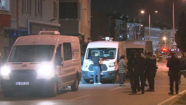 istanbul-beylikduzunde-anne-ve-oglun-cesetleri-bulundu-kapida-bomba-duzenegi-var-yaklasmayin-yaziyordu-1624239356985.jpg İstanbul Beylikdüzü'nde anne ve oğlun cesetleri bulundu! Kapıdaki not büyük paniğe yol açtı - 4