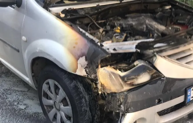 İstanbul'da yaşlı adamın panikle dışarı attığı tüp park halindeki otomobili yaktı - 2