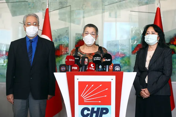 1673359996346.jpg TSK'ya iftira atan Şebnem Korur Fincancı'nın Başkanlığını yaptığı TTB yönetiminin düşürülmesi talebiyle açılan davanın görülmesine başlandı - 1