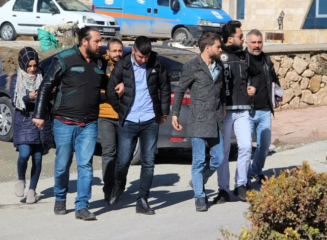 Elazığ'da sütyenden çıkan uyuşturucu 5 şüpheliyi 58 yıl hapse mahkum etti - 2