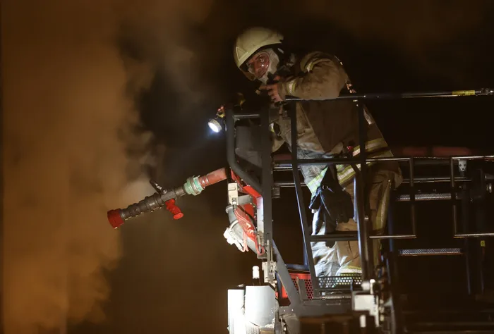 Kağıthane'de mobilya imalathanesinde korkutan yangın - 4