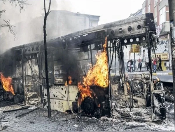 Şehit Yasin Börü’nün annesinden FOX TV’deki Selahattin Demirtaş’ı aklama programına sert tepki! Oğlumun katili...