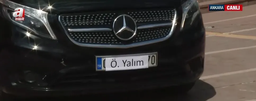 1779885630195.jpeg CHP'de arınma süreci başladı! Kılıçdaroğlu iki aracı satıyor: Camına "haram" yazdırdı - 3
