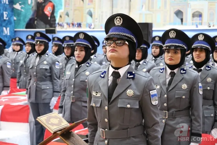 Afgan polisler Sivas'ta Kur'an'a el basıp mezun oldu