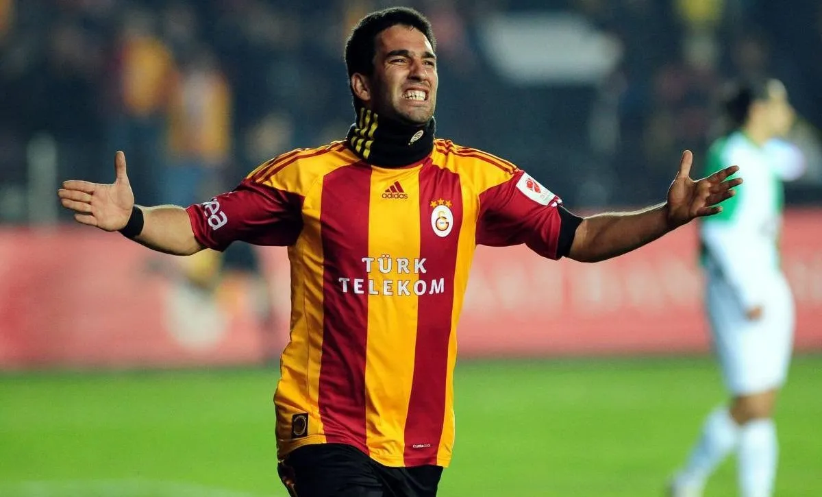 Galatasaray, Arda Turan'ı resmen açıkladı