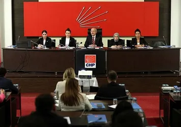 CHP'nin yeni MYK'sında dikkat çeken detaylar! Ekrem İmamoğlu yandaşlarına çizik sosyal medya trolü Eren Erdem'e görev
