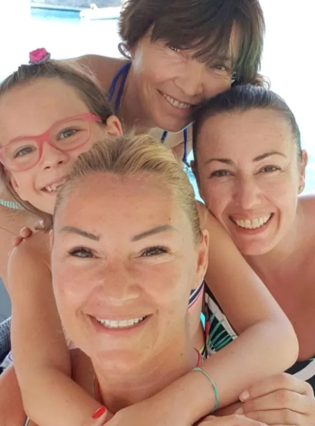 Ãocuklar Duymasın oyuncusu Pınar AltuÄ makyajsız haliyle Åoke etti