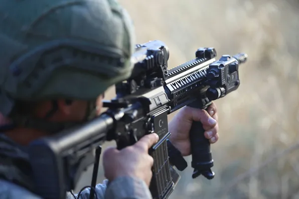 son-dakika-mehmetcik-saldiri-hazirligindaki-14-pkkli-teroristi-oldurdu-1669622038005.jpg Son dakika: Mehmetçik saldırı hazırlığındaki 14 PKK'lı teröristi öldürdü - 5