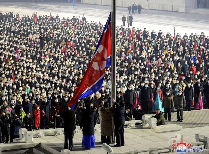 Kuzey Kore yeni yıla füze denemesi ile girdi! Bu kez havai fişek yerine füze fırlattılar