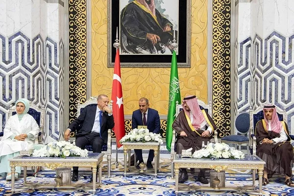 is-dunyasi-korfezde-yeni-firsatlar-pesinde-21-milyar-dolari-katlama-beklentisi-1689659600387.jpeg İş dünyası Körfez'de yeni fırsatlar peşinde! 21 milyar doları katlama beklentisi - 1