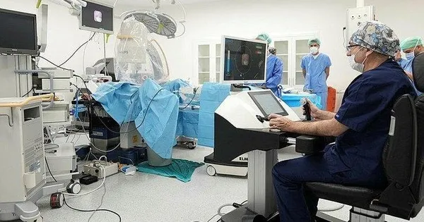 1683435833334.jpeg Dünyada bir ilk! Böbrek taşları yerli robotla kırıldı - 3