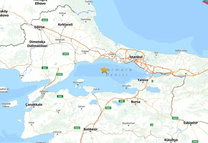 silivri-aciklarinda-deprem-istanbul-yalova-tekirdag-deprem-nerede-kac-siddetinde-oldu-afad-kandilli-duyurdu-1763025890521.jpg