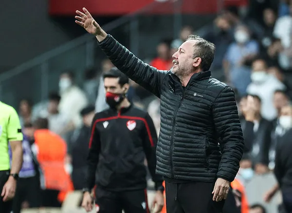 besiktas-teknik-direktoru-sergen-yalcindan-stefan-kuntza-olay-yanit-1632257285939.jpg Beşiktaş Teknik Direktörü Sergen Yalçın'dan Stefan Kuntz'a olay yanıt! - 1