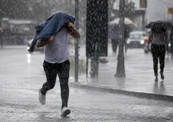 Hafta sonu planları iptal! Meteoroloji 26 il için uyardı: Şiddetli yağış, fırtına ve toz taşınımına dikkat