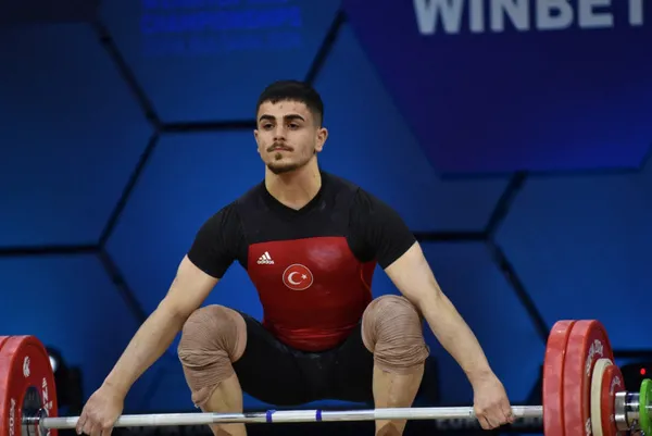 Milli sporculardan peş peşe altın madalya! Selçuk Can ve Alperen Berber Avrupa Güreş Şampiyonası'nda altın madalya kazandı - 5