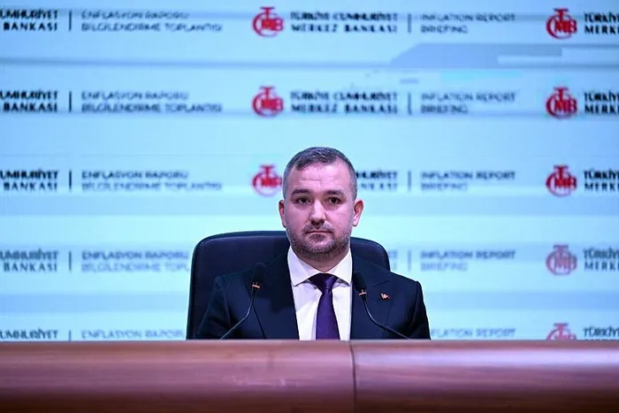 merkez-bankasindan-yilin-ilk-enflasyon-tahmini-iste-3-yillik-enflasyon-beklentisi-1738917909826.jpeg Merkez Bankası Başkanı Fatih Karahan, Haziran 2024 dönemi itibarıyla başlayan dezenflasyon sürecinin sürdüğünü bildirdi (AA)