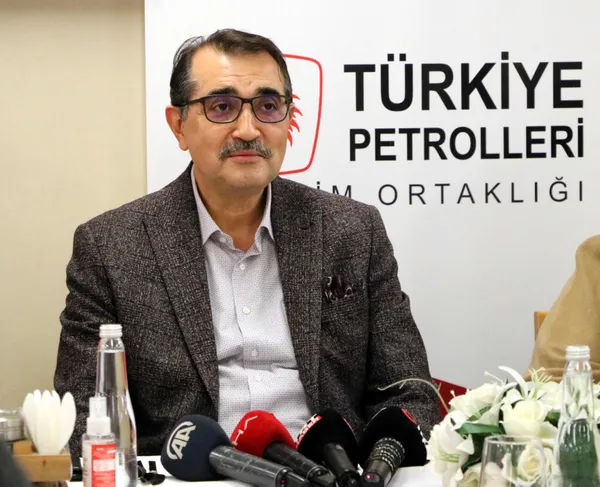 son-dakika-enerji-ve-tabii-kaynaklar-bakani-fatih-donmez-acikladi-cumhuriyet-tarihi-rekoru-kirildi-1641285343495.jpg Son dakika: Enerji ve Tabii Kaynaklar Bakanı Fatih Dönmez açıkladı: Cumhuriyet tarihi rekoru kırıldı - 2