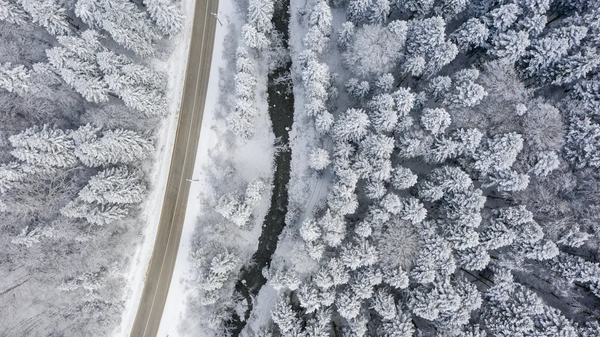 Abant Gölü Milli Parkı beyaza büründü