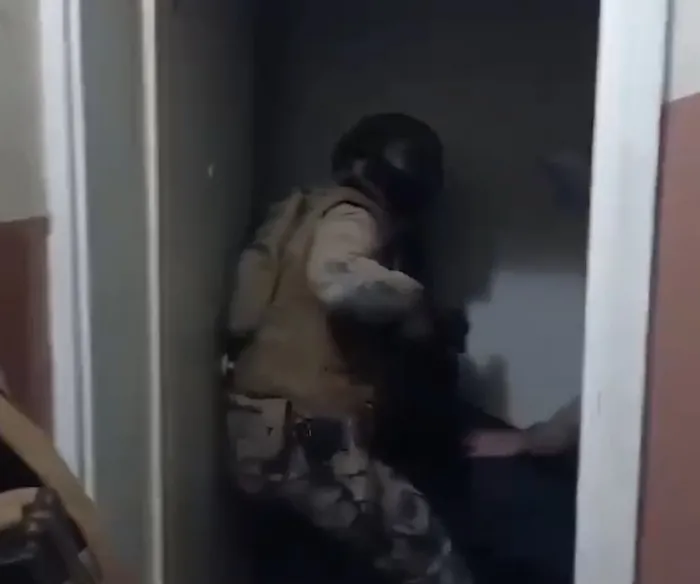 balikesirde-pkkya-darbe-5-supheli-yakalandi-1715180383905.jpg Balıkesir'de PKK'ya darbe: 5 şüpheli yakalandı - 2