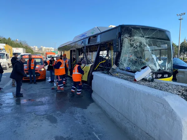İETT otobüsünden Avcılar'da korkunç kaza! Beton bariyere çarptı - 3