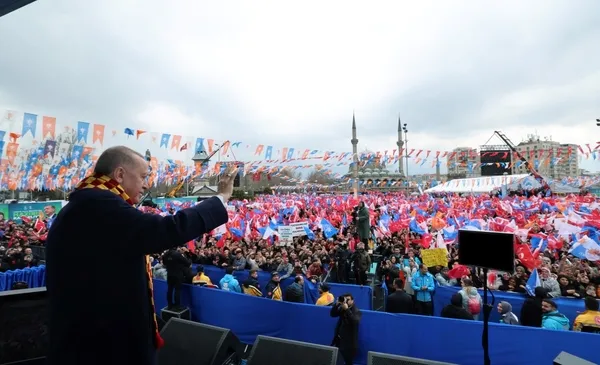 Başkan Recep Tayyip Erdoğan Kayseri’de duyurdu! Emeklilere promosyon müjdesi