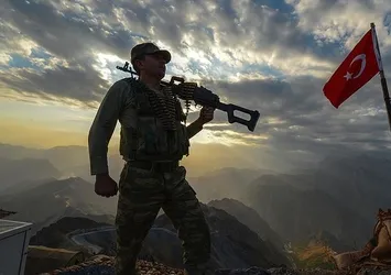 Eli kanlı YPG/PKK'ya sonbahar darbesi