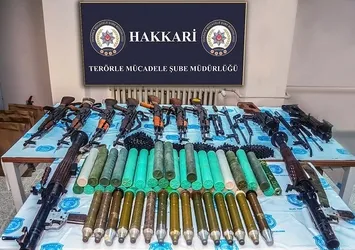 Vatandaş ihbar etti 3 çuval silah bulundu