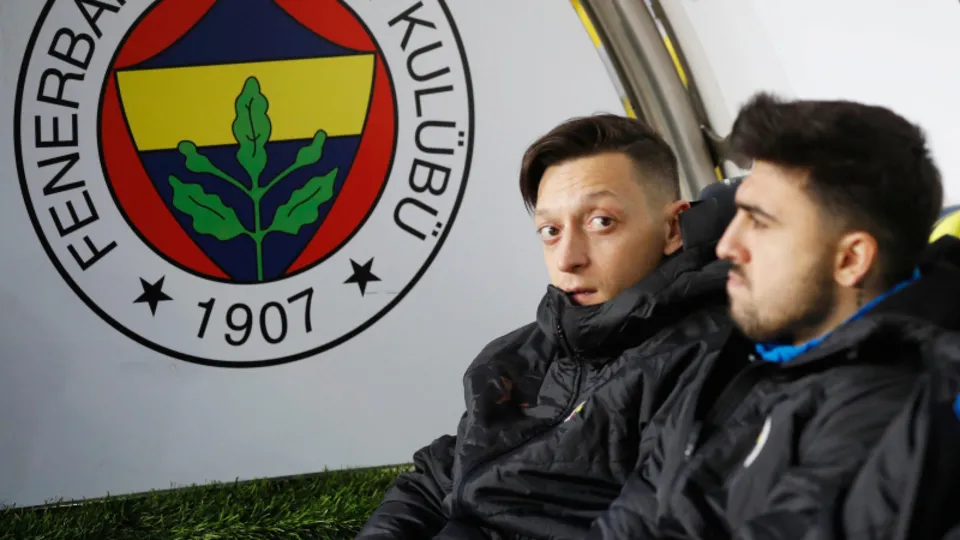 Fenerbahçe'de sıcak gelişme! Mesut Özil ve Ozan Tufan neden kadro dışı kaldı?