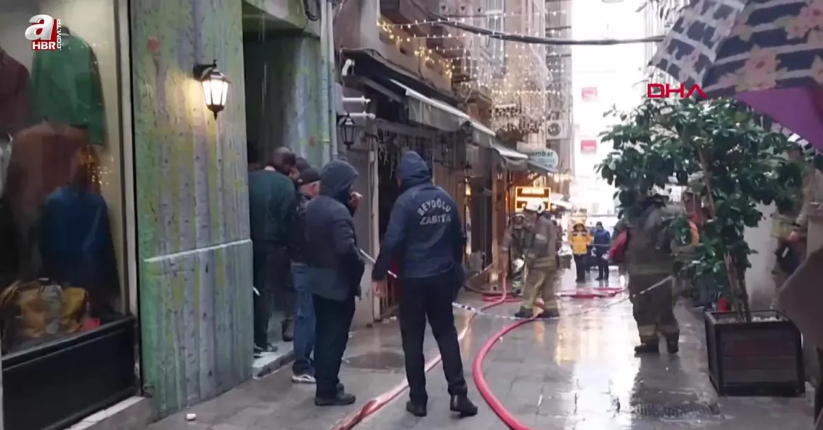 İstiklal Caddesi'nde yangın paniği