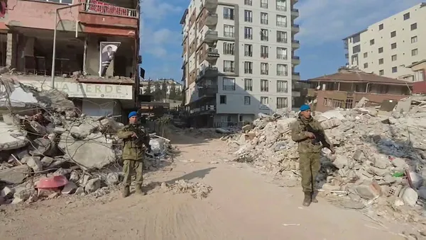 MSB’den deprem paylaşımı: Ordu-milletiz! Hepimiz komandoyuz