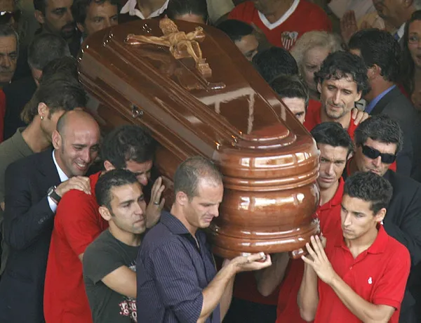 Eriksen ne ilk ne de son olacak! Maç esnasında kalbi duran ve ölen futbolcular...