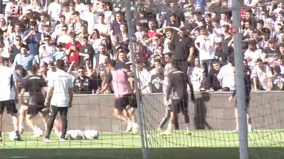 Beşiktaş’tan taraftara açık antrenman