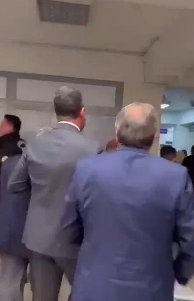 Böyle ucuzluk görülmedi! CHP’nin mahkemedeki planlı provokasyonu kameraya yansıdı! Ali Mahir Başarır...