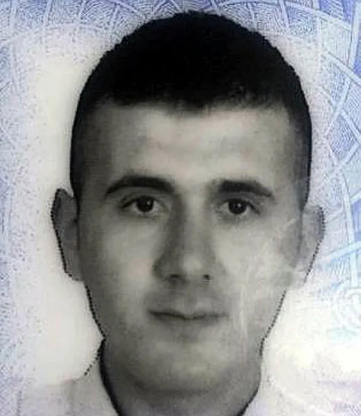Antalya'da sevgilisini rahatsız eden arkadaşını ensesinden vurdu - 2