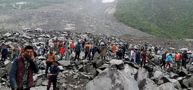Çin’de heyelan: 141 kişi toprak altında kaldı