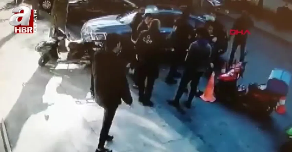 Kadıköy'de döner bıçaklı park kavgası