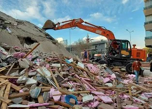 İzmir'de 6.6 şiddetinde yıkıcı deprem! Peş peşe açıklamalar